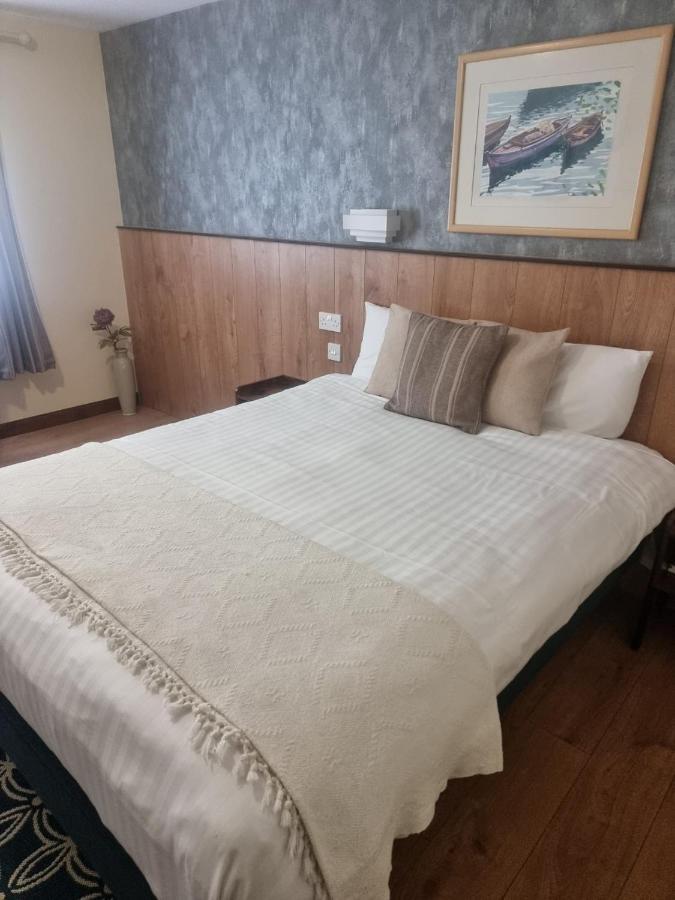 Travel Plaza Hotel Desborough Eksteriør billede