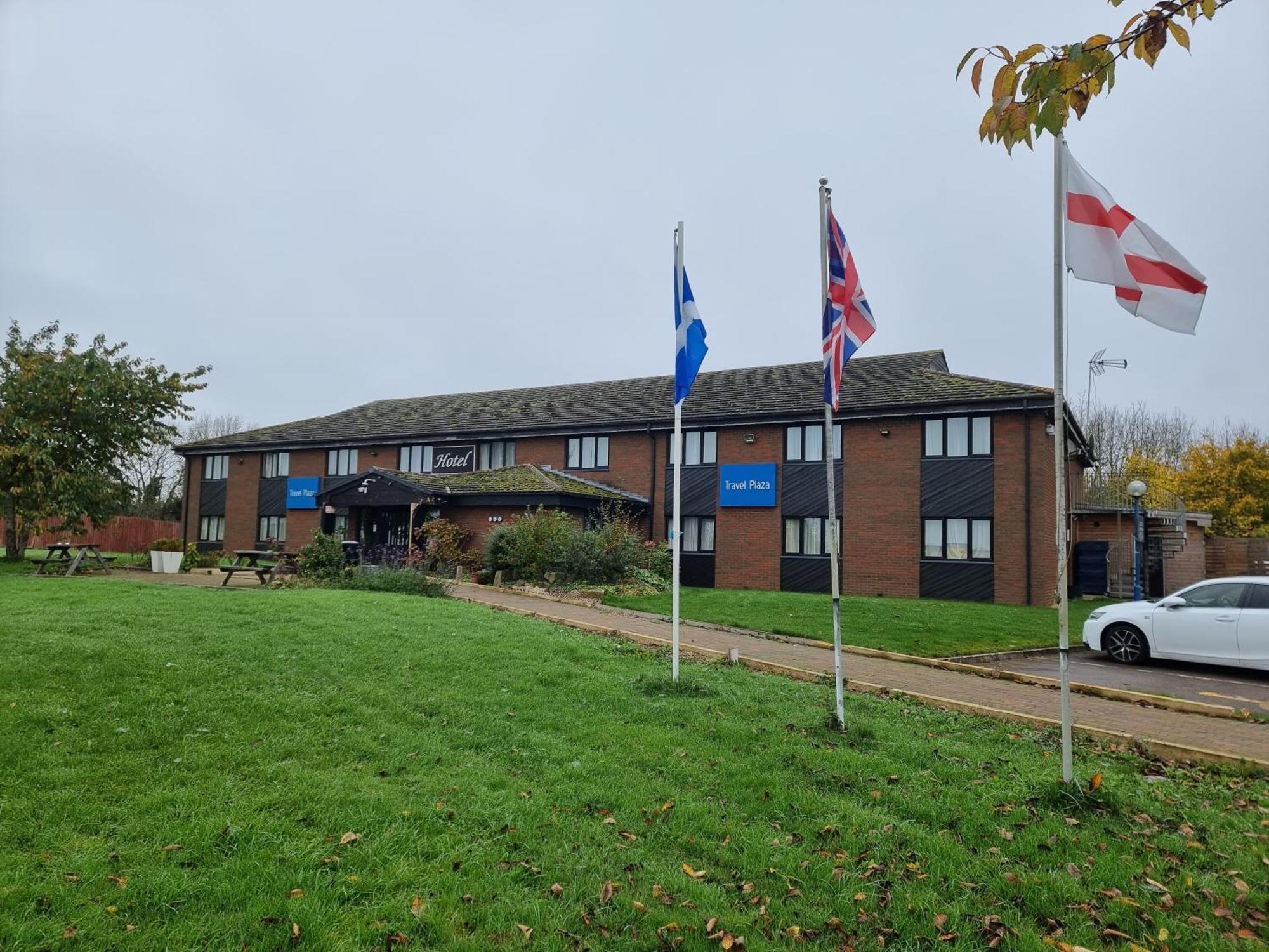 Travel Plaza Hotel Desborough Eksteriør billede