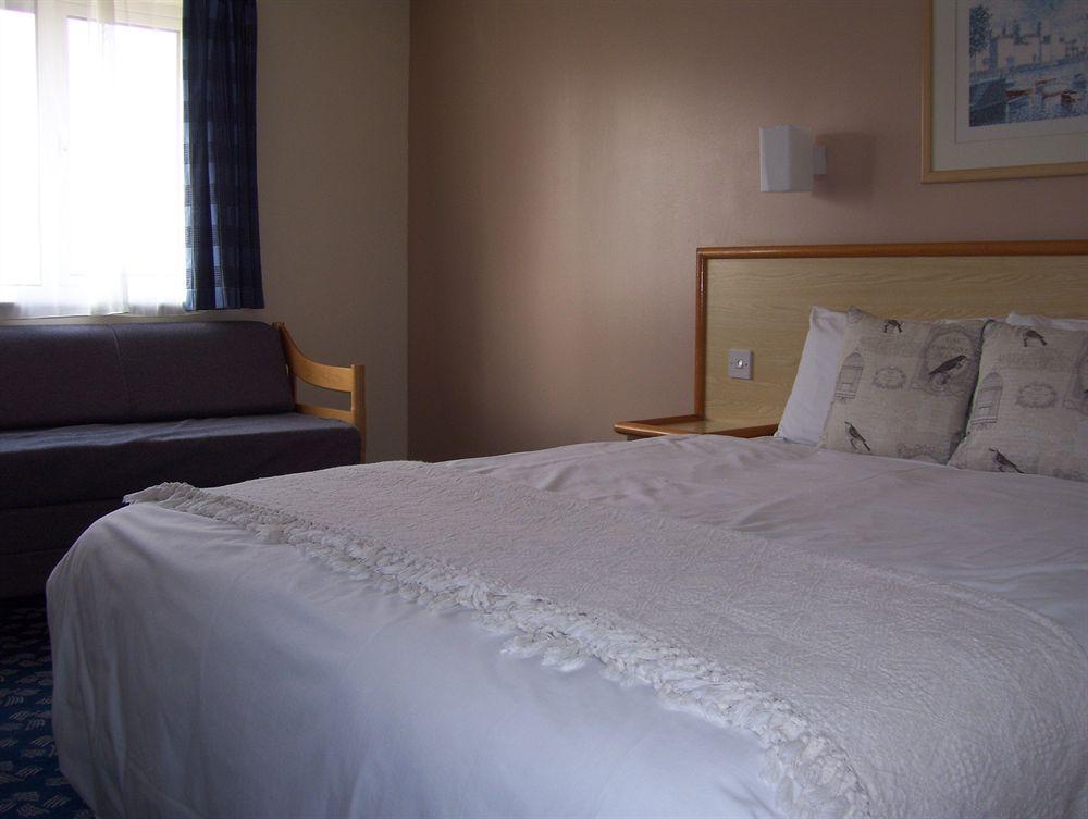 Travel Plaza Hotel Desborough Eksteriør billede