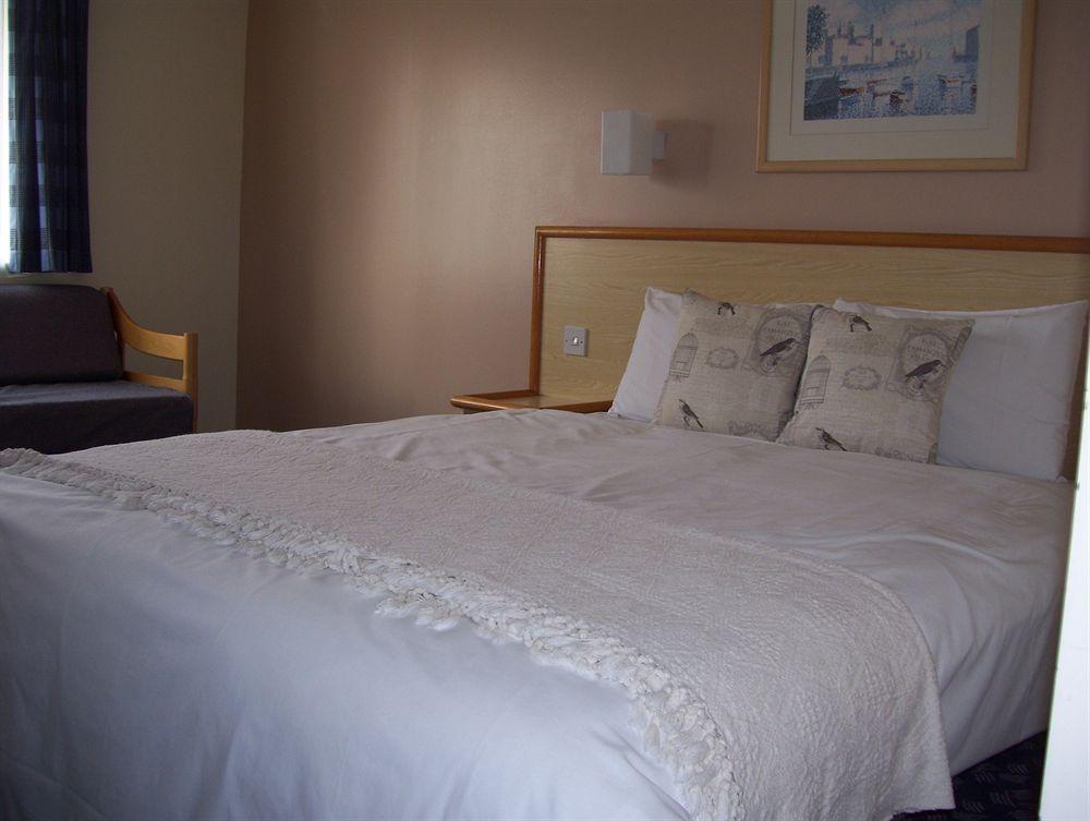 Travel Plaza Hotel Desborough Eksteriør billede