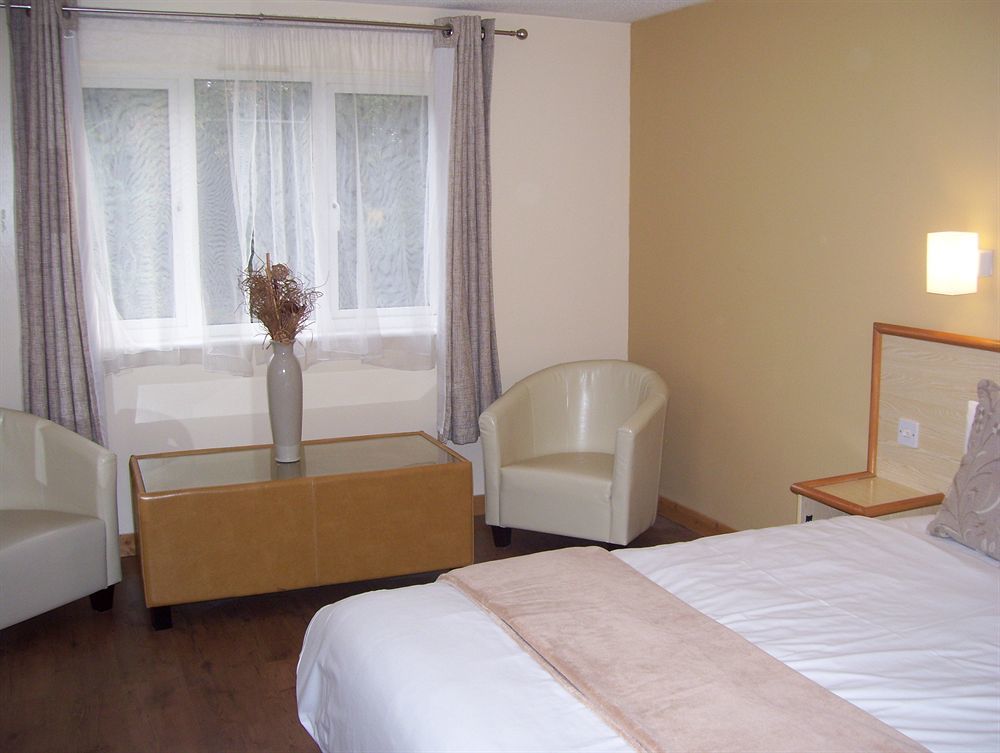 Travel Plaza Hotel Desborough Eksteriør billede