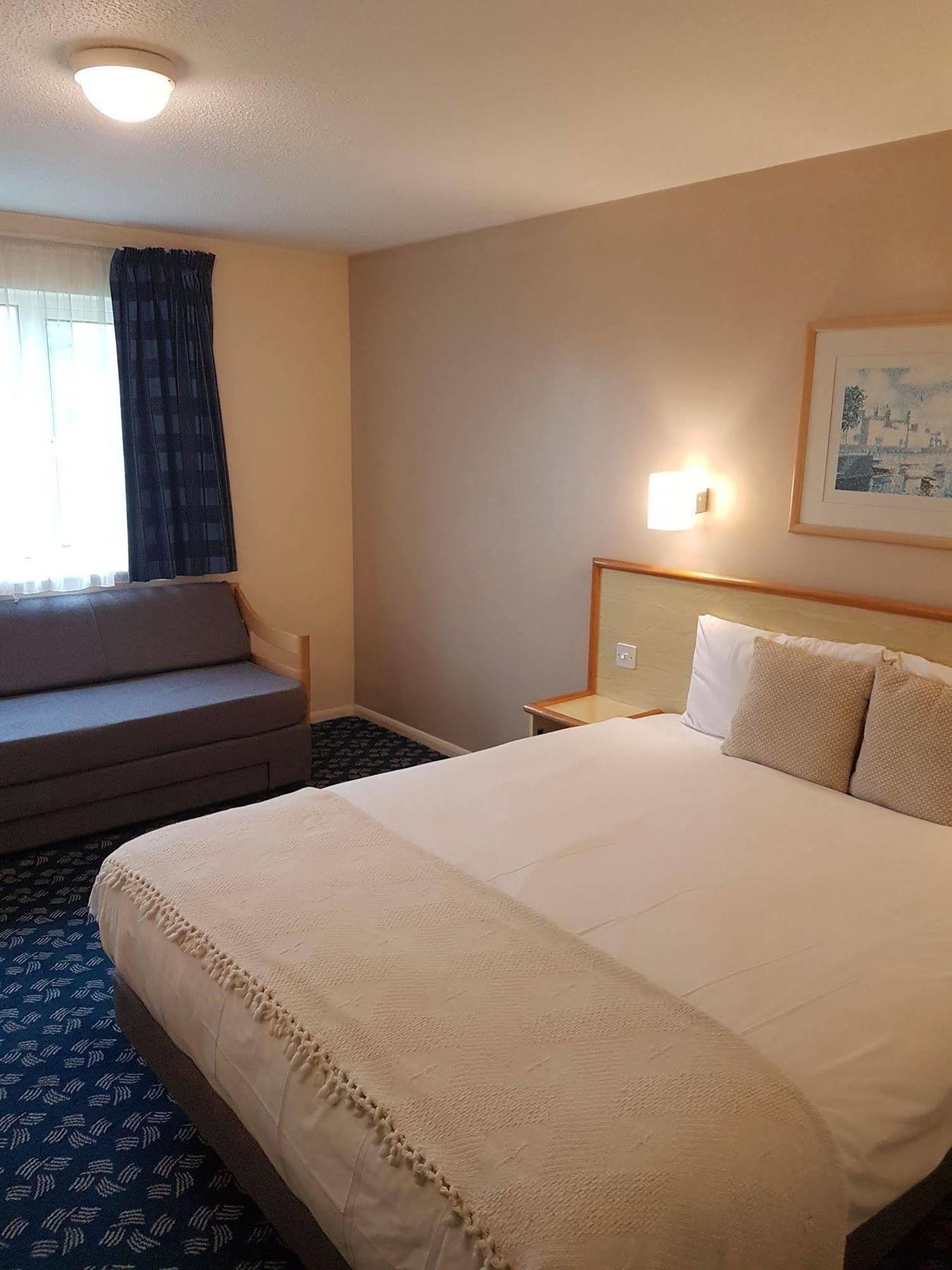 Travel Plaza Hotel Desborough Eksteriør billede
