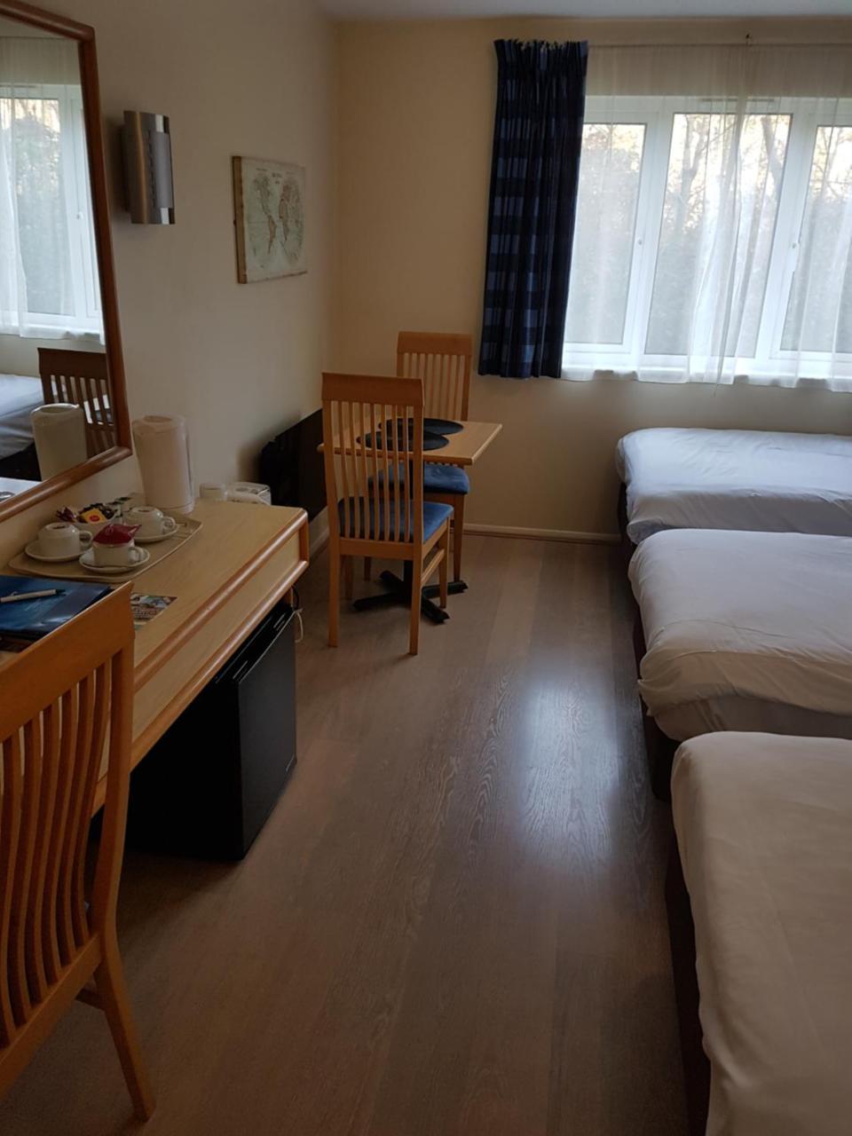 Travel Plaza Hotel Desborough Eksteriør billede